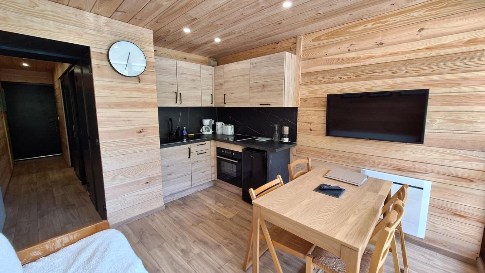Appartement Chaleureux En Coeur De Station Ларунс Екстериор снимка